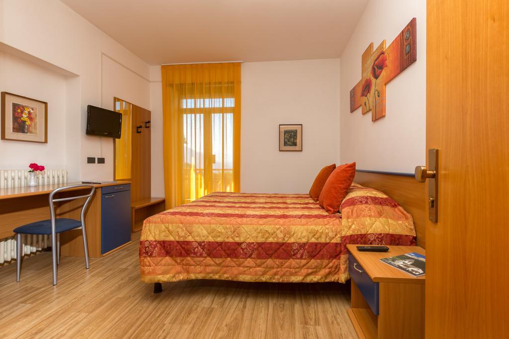 Hotel Antica Croce - Gardaslowemotion Тено Екстериор снимка