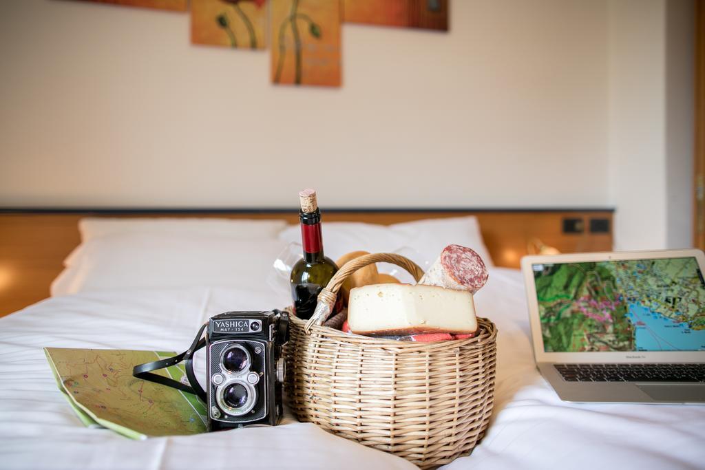 Hotel Antica Croce - Gardaslowemotion Тено Екстериор снимка